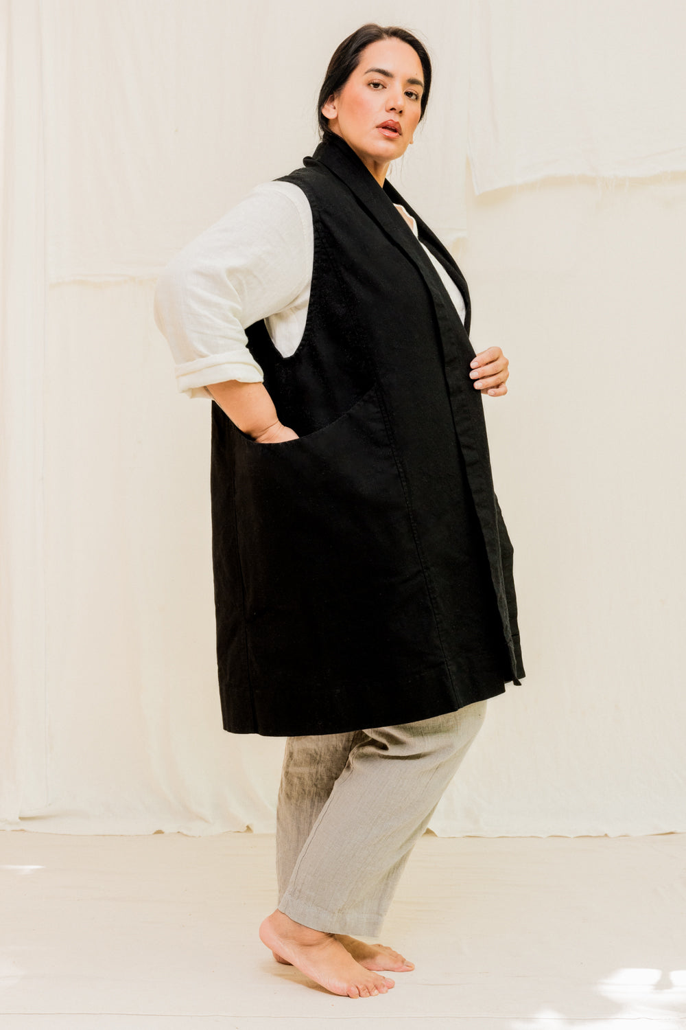 Clyde Vest in Organic Cotton Canvas Black#color_black