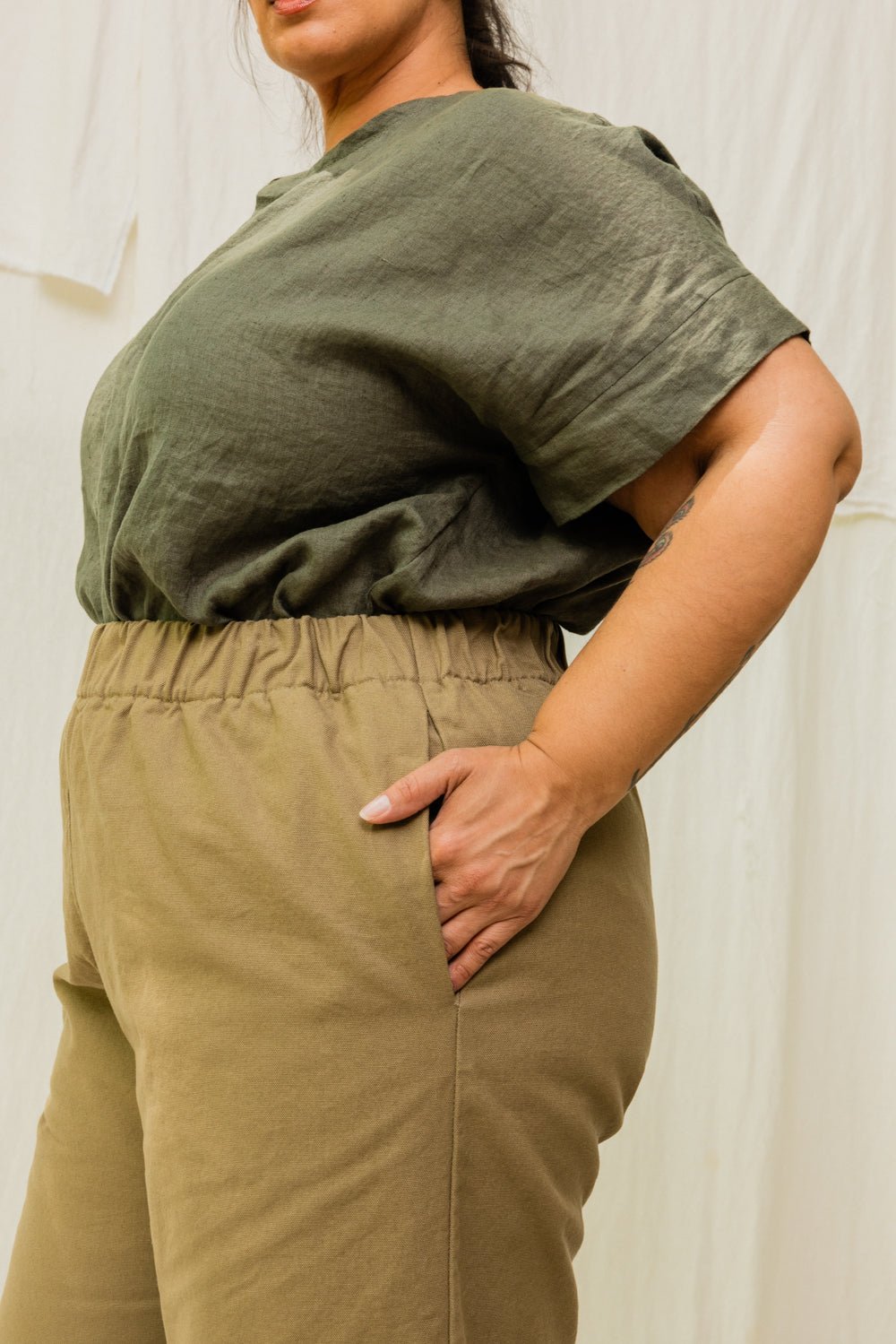 Florence Pant in Organic Cotton Canvas Olivine#color_olivine