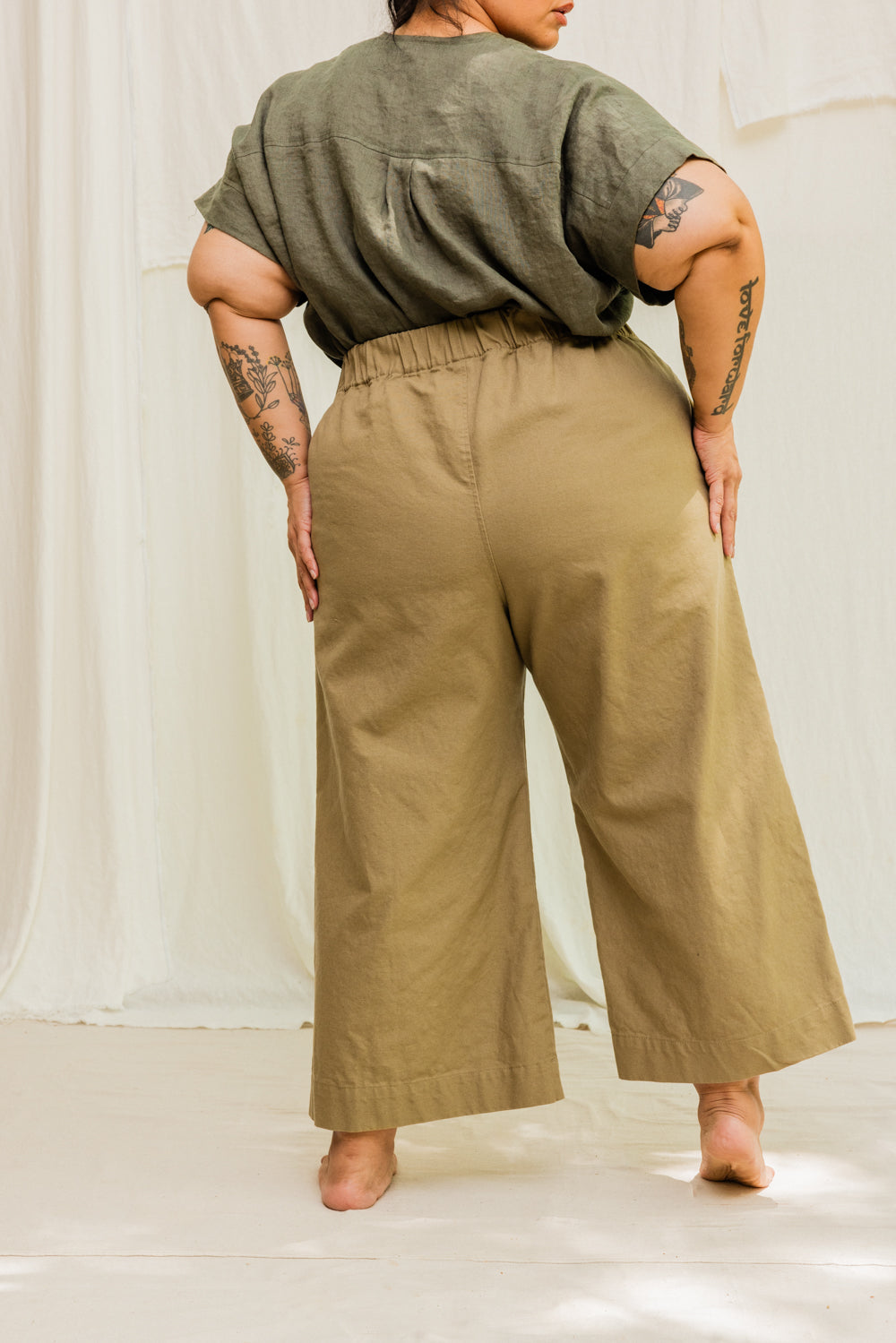 Florence Pant in Organic Cotton Canvas Olivine#color_olivine