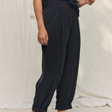Andy Trouser in Washable Silk Graphite#color_graphite