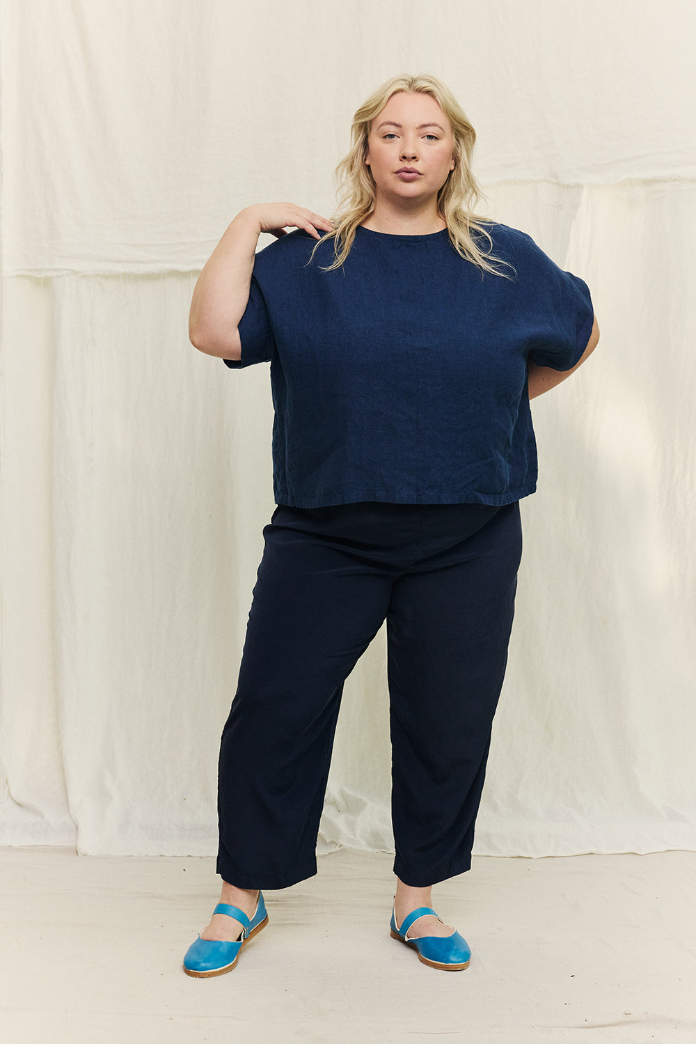 Andy Trouser in Washable Silk Midnight#color_midnight
