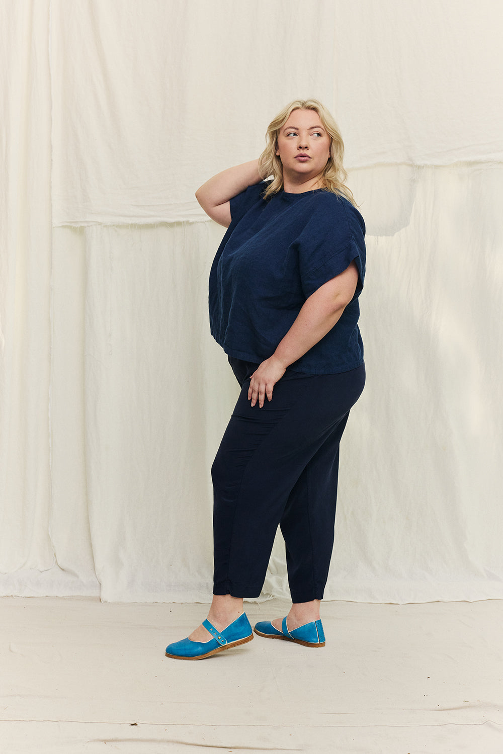 Andy Trouser in Washable Silk Midnight#color_midnight