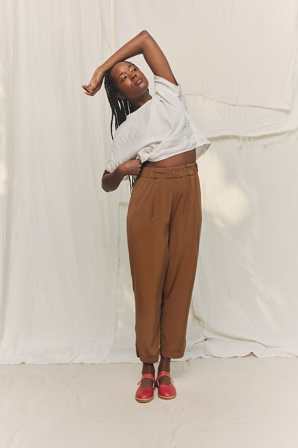 Andy Trouser in Washable Silk Ochre#color_ochre