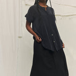 Georgia Snap Top in Washable Silk Graphite#color_graphite