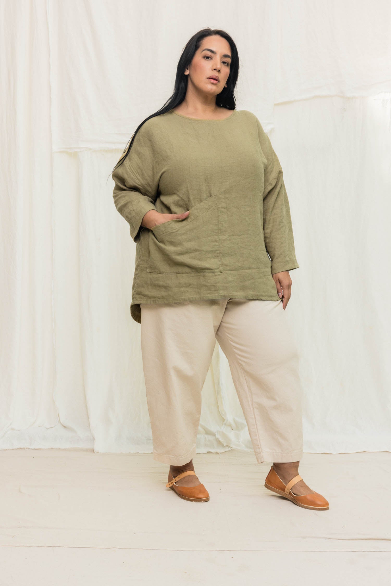 Long Sleeve Harper Tunic in Midweight Linen Pear#color_pear