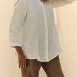 Long Sleeve Kara Snap Top in Lightweight Linen Salt#color_salt